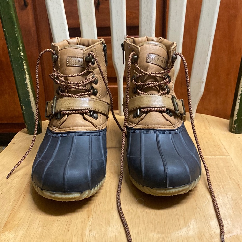 Tommy Hilfiger TWREGIN-C Size 11 Boots